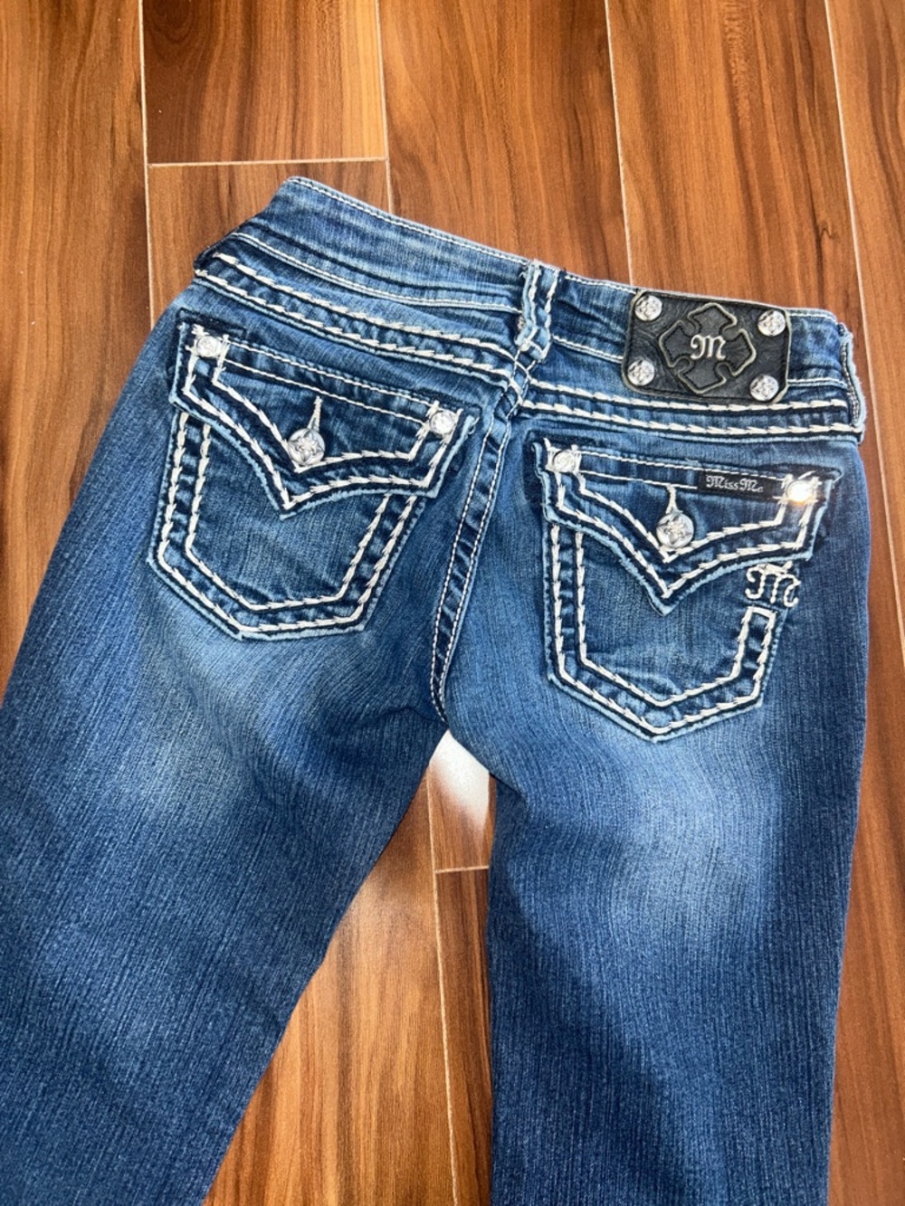 Size 24 Miss Me signature Cuffed Capri denim jeans